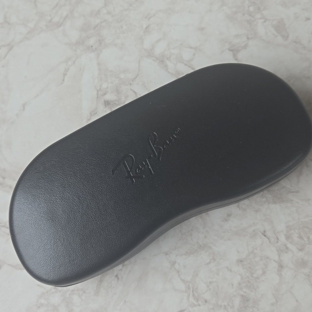 Ray Ban black hard shell Sunglass or Glasses  Eyewear case, like new